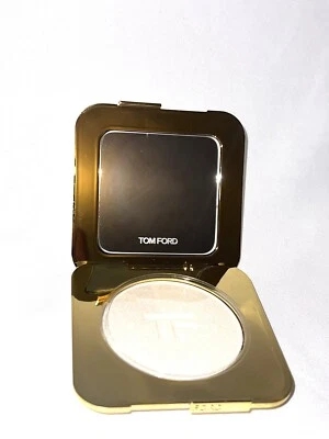 Tom Ford Radiant Perfecting Powder 01 Gilt Glow Authentic New - Image 1 of 4