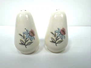 Salt & Peppers Shaker Set Blue Flower Pink Center Retro Vintage - Picture 1 of 7