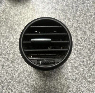 GENUINE SEAT LEON, ALTEA XL, ALTEA AIR VENT BLACK 5P0819203 1P0819202 - Image 1 of 4