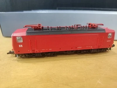 Tillig 02377, E-lok BR 143 161-8 der DR, Ep.V, Sonderlackierung in orientroter - Bild 1 von 4