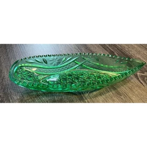 Vintage Green Pressed Glass Canoe Dish 12" Possible Uranium Glow MCM - Picture 1 of 4