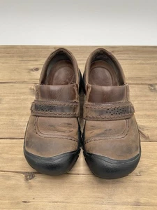 Zuecos sin cordones Keen Kaci de cuero marrón para mujer talla 7” - Imagen 1 de 8