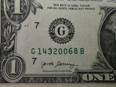 AMERICAN ONE DOLLAR BILL NOTE dirty print on serial number   G14320068B - Image 1 of 4