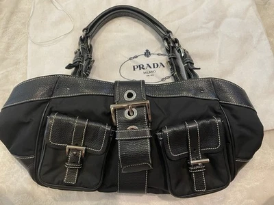 Auténtico Bolso de Mano PRADA Italia Cuero Napa Negro, Bolso de Hombro, Hebillas Plateadas Foto 1 de 4