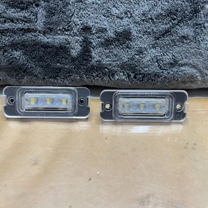 White CAN-bus LED License Plate Lights For Mercedes ML GL R Class W164 X164 W251 - Picture 1 of 4