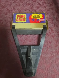 Galoob Game Genie Nintendo NES Spiel Cartridge Adapter - Bild 1 von 3