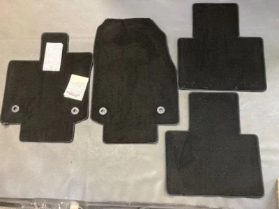 Alfombrillas Lloyd Velourtex fila delantera y trasera para Lexus RX350 RX350h 2023-24 Foto 1 de 3