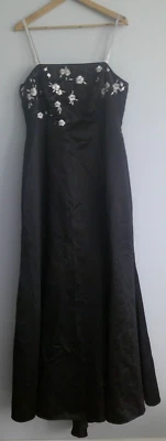 Свадебное платье для официальных приемов David's Bridal Цветочный узор Ювелирные изделия Выпускное Свадьба Размер 14 - Изображение 1 из 4