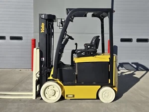 2019 YALE ERC050VGN36TE083 ELECTRIC 3 STAGE MAST 5000 LB CUSHION TIRE FORKLIFT - Picture 1 of 12