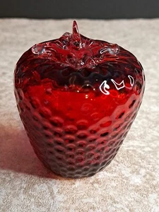 Fermacarte statuina frutta fragola vetro rosso vintage alto 3,5 pollici - Foto 1 di 4