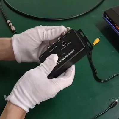 AV zu RF Konverter Home TV Modulator Frequenzbereich 471,25MHz-885,25MHz - Bild 1 von 4