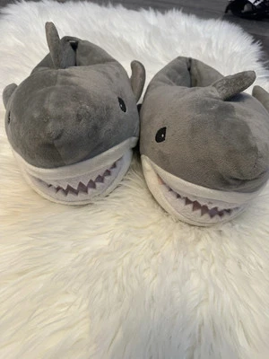 Chinelos juvenis masculinos de pelúcia Shark tamanho 3/4 - Imagem 1 de 4