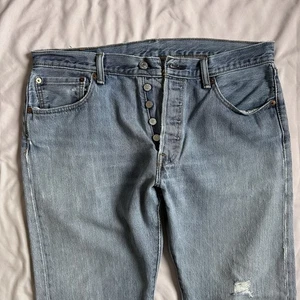 Levis 501 Jeans Herren 34x30 Blau Straight Button Fly Light Wash Denim - Bild 1 von 18