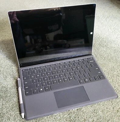 Paquete Microsoft Surface Pro 3 12" i5 4ta Generación 8GB RAM 256GB Foto 1 de 4