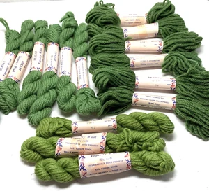VINTAGE Bernat Tapestry Virgin Wool 15 Skeins 12.5 yds ea. 3 Shades of Green - Bild 1 von 9