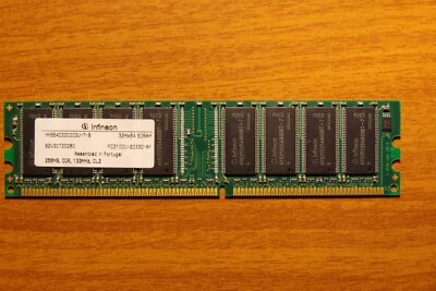 RAM DIMM Infineon DDR 256 MB 133 MHz 2,5 V - Immagine 1 di 2