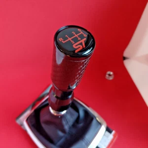 PERILLA DE PALANCA DE CAMBIOS DE CARBONO 6 para FOCUS MK3 MK4 FIESTA ST MK7 MK8 KUGA ECOBOOST - Imagen 1 de 7