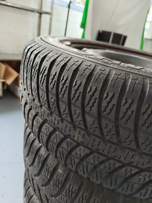 Kumho Winterreifen 14" auf Stahlfelgen 4 Stück 185/60R14 Winterreifen 4 Stück - Bild 1 von 4
