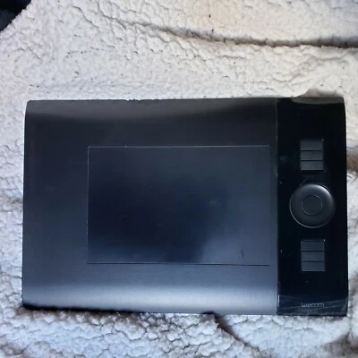 Wacom Intuos 4 PTK-440 Small Professional Graphics Tablet *No Stylus/Pen* - Image 1 of 4
