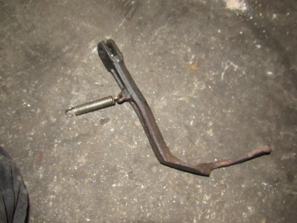 Suzuki GT750 1975 pata de cabra lateral 75 Foto 1 de 1