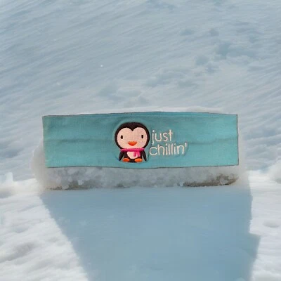 标志环浅蓝色女孩头带 - 企鹅 - Just Chillin — 第 1/2 张图片