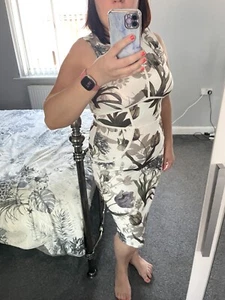 Stunning white floral drees size 14 - Picture 1 of 8