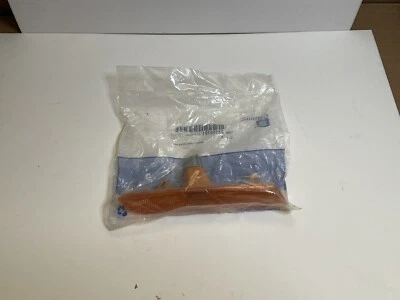 Cadillac ATS CTS Chevy Camaro GM Amber Drivers Front Marker Lamp 23169181 - Image 1 of 2