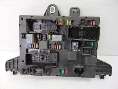 13302301 Porta Fusibili per OPEL ASTRA J SPORTS TOURER Sport 2011 189465 - Immagine 1 di 4