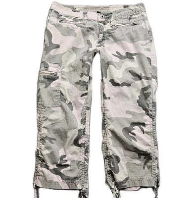 Apollo 牛仔裤百慕大工装短裤女式 8 米色迷彩皱褶腿防撕棉 — 第 1/4 张图片