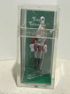 Kleine Borten Sammlerstücke bemalt Zinn Ornament Soldat �� Abteilung 56 - Bild 1 von 10