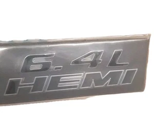 Insignia emblema 6,4L nueva.cromo y negra se adapta a todos los coches plástico con adhesivo - Imagen 1 de 5