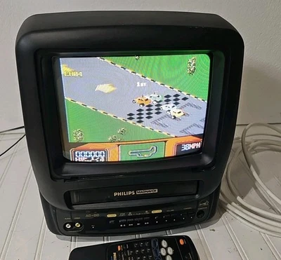 (VCR DOESN'T WORK) 1999 VTG Phillips Magnavox 9” Retro CRT TV/VCR Combo Gaming  - Image 1 of 4