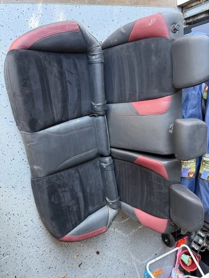 Subaru Sti 2015-2020 asientos traseros sedán fabricante original usado 67 k millas buen estado negro Foto 1 de 4