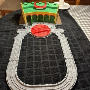 Thomas & Friends TrackMaster Take-n-Play Folding Tidmouth Sheds 2009 - Picture 1 of 7