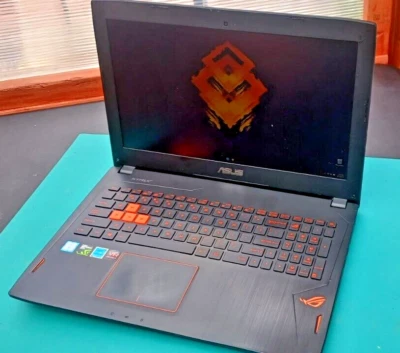 ASUS ROG GL502VT 15,6 pulgadas (500GB SSD & 500GB HDD Intel Core i7 7ª Gen., 16GB) Foto 1 de 4