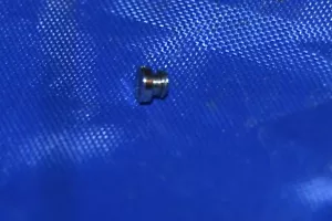 SCREW FOR LATCH ON BOBBIN CASE SINGER 221 FEATHERWEIGHT SEWING MACHINE NEW PART - Picture 1 of 2