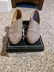 Qupid Tuxedo Suede Loafer Shoes Size 6 - Picture 1 of 8