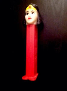 VINTAGE 1979 WONDER WOMAN PEZ DISPENSER DC COMICS MADE IN SLOVENIA - Picture 1 of 5
