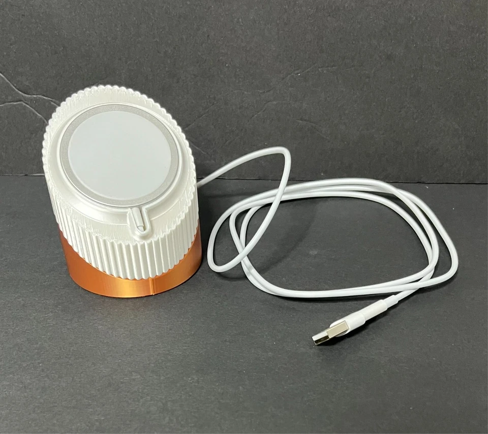 Cubierta de caja de pañuelos. Plus Accesorios: Bandeja y Contenedor. Soporte de carga MAGSAFE. Foto 1 de 4