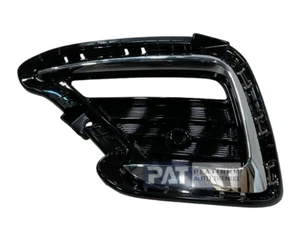 GENUINE KIA SORENTO 2019-2020 REAR BUMPER REFLECTOR BLANK COVER RH, 86652-C6800 - Picture 1 of 4