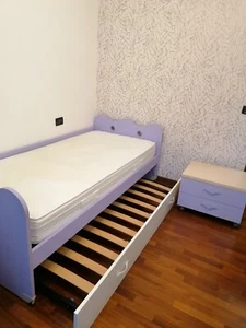 Lettino con doppio letto più comodino - Foto 1 di 2