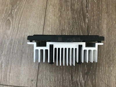 INTEL PENTIUM II 400MHZ CPU SL357 400/512/100/2.0V S1  PROCESSOR WITH HEATSINK - Image 1 of 3