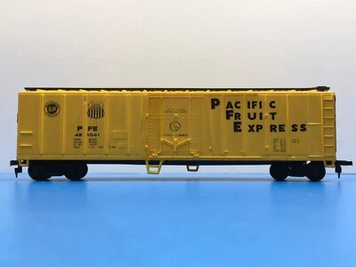 HO Scale "Pacific Fruit Express" PFE 451041 50' Freight Train Box Car / #3 - Image 1 of 4