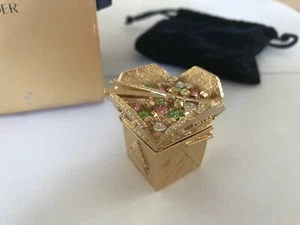 ESTEE LAUDER 2009 FULL SOLID PERFUME COMPACT GLIMMERING TAKE OUT PLEASURES MIB - Picture 1 of 9