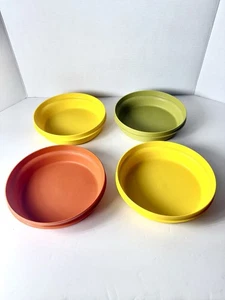Lotto di 4 sigilli e servi senza coperchi Tupperware vintage - Foto 1 di 5