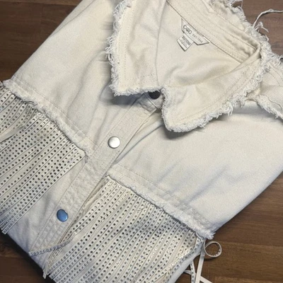 Chaqueta de mezclilla con flecos de diamantes de imitación Cato para mujer 18/20 W beige abotonada envejecida Foto 1 de 4