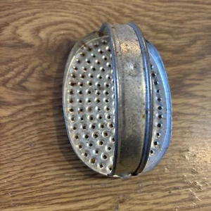 Vintage Metal Potato Veggie Vegetable Grater with Handle, Handheld Unbranded - Imagen 1 de 4