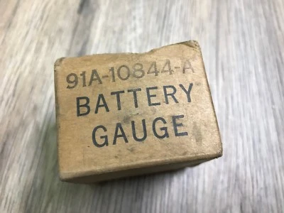 1939 年 39 福特标准型号 NOS 电池/放大器量表 91A-10844-A — 第 1/2 张图片