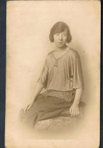 MATT RP STUDIO POSTCARD A PRETTY YOUNG GIRL FROM THE 1920'S SOFT CLOTHING - Picture 1 of 2