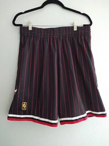 Mitchell & Ness 1996-97 Chicago Bulls Swingman Alternate Shorts Mens Size Large - Picture 1 of 7